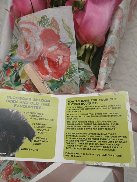 Florist's Best Dozen Roses Gift Box