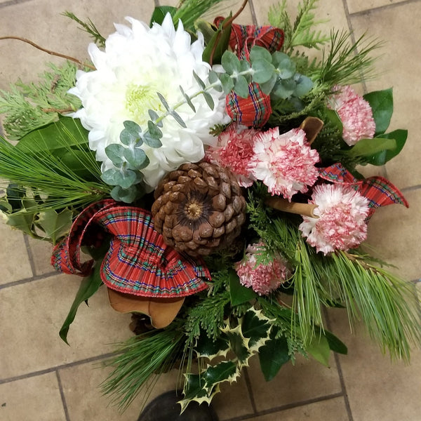 Florist' s Best Christmas Centrepiece