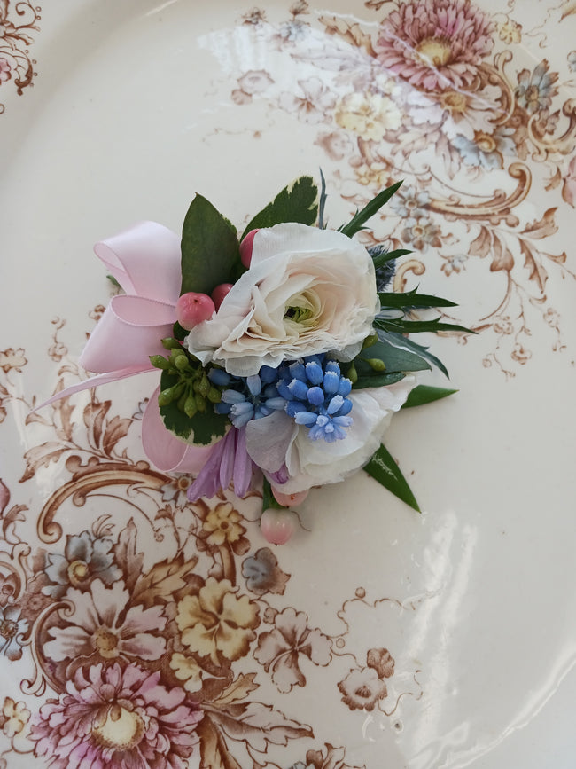 Elopement Flowers for People
